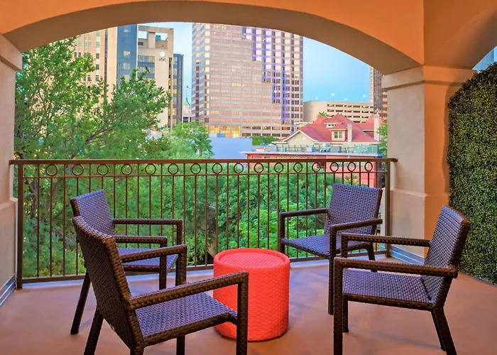 Hotel Indigo San Antonio Riverwalk By Ihg